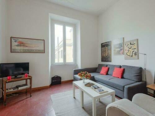 Bright Vatican One Bedroom Apartment
