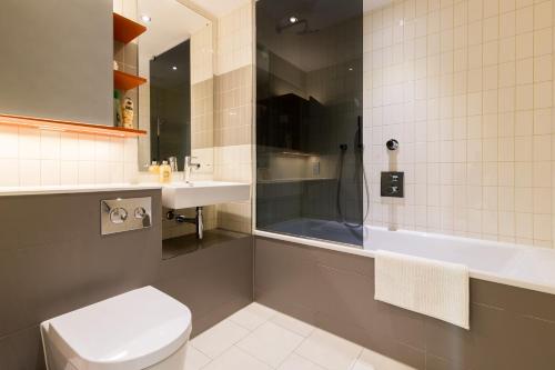 Royal Style Apartment - 5 mins walk to ExCeL London - image 2