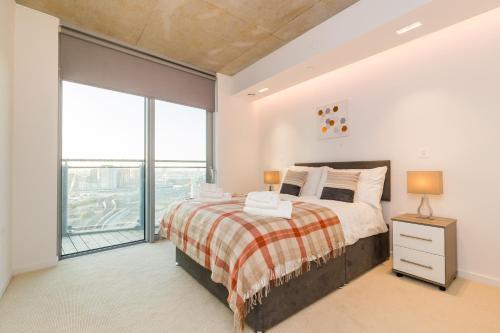 Royal Style Apartment - 5 mins walk to ExCeL London - image 13