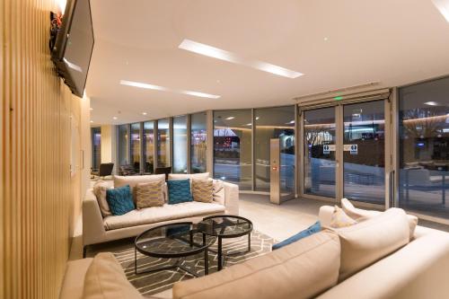 Royal Style Apartment - 5 mins walk to ExCeL London - image 5