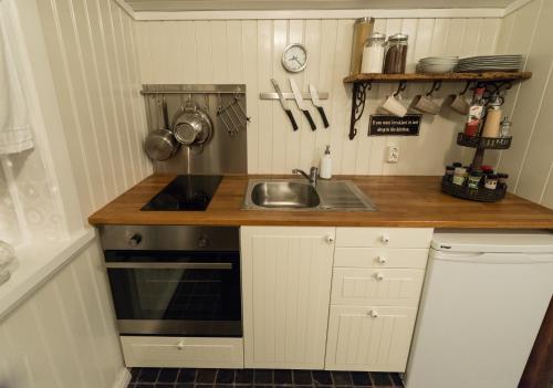 Sea Side Cottages - image 4