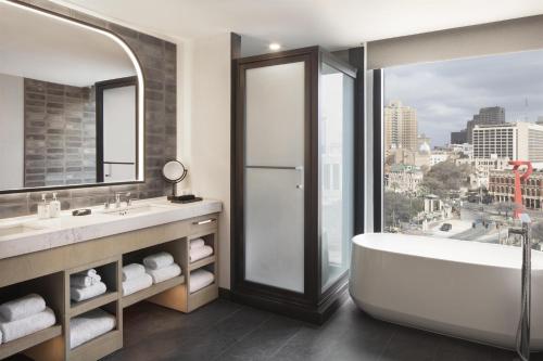 Suite, en esquina