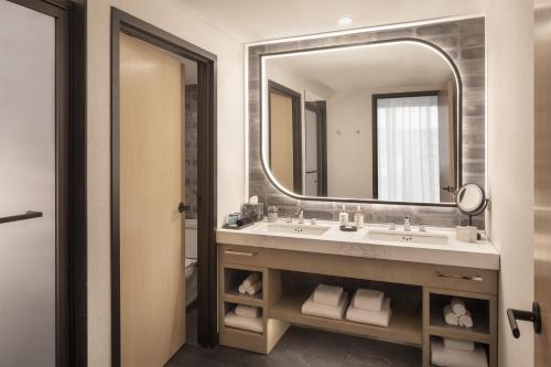 Suite, vistas al parque, balcón