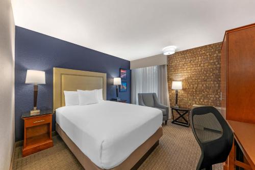 1 queen bed