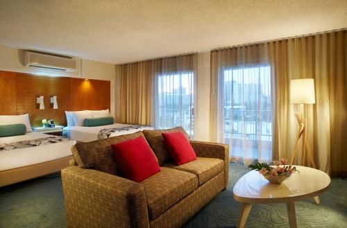 2 double beds