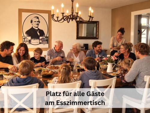 Ferienhaus Pape - Großes Familien- & Gruppenhaus mit 17 Betten, Sauna, Spielbereiche, Garten am Bach in zentraler Lage in Eslohe