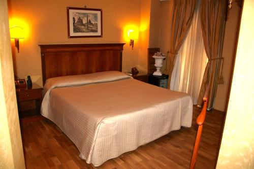 Luxury Rooms H 2000 Roma, Rom (Foto 10)