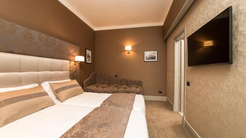 Monti Palace Hotel - image 14