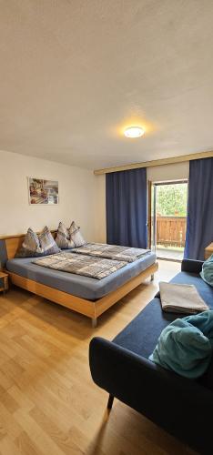 1 queen bed