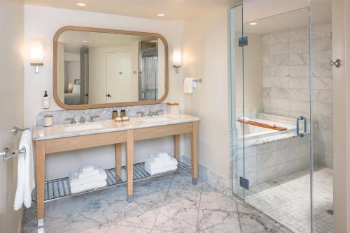 2 bedrooms, 4 beds