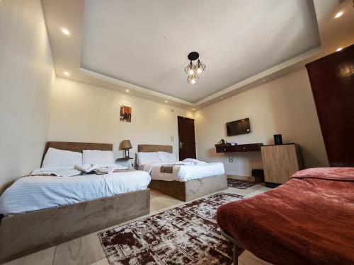 2 twin beds