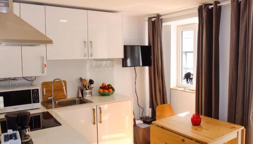  Traditional Lisbon Madragoa Studio in Lissabon