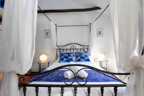 Apartamentos Inside Paseo de los Tristes - image 8