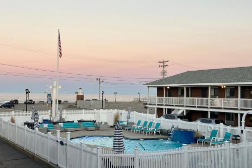 Sands By The Sea Motel