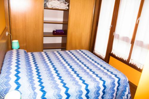 2 bedrooms, 4 beds
