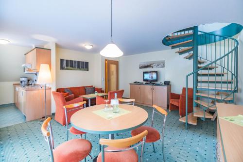 3 bedrooms, 4 beds