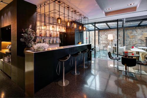 Olivia Plaza Hotel - image 7