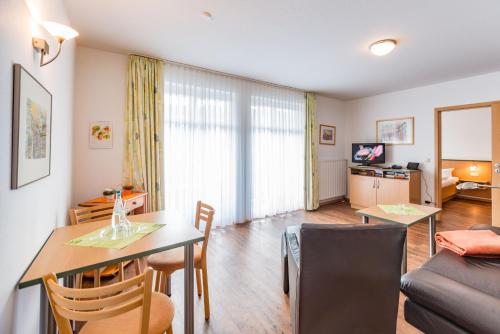 One-Bedroom Apartment image 4