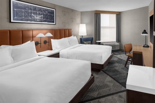 2 queen beds