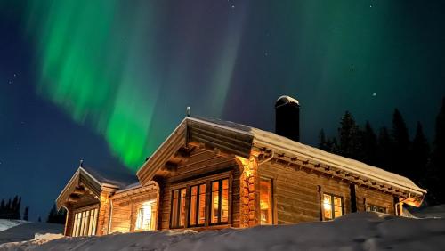 . Liaplassen Timber Cabin