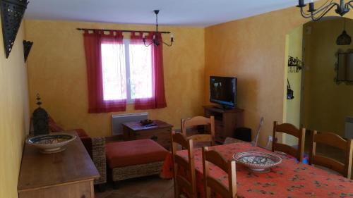 Viesnīcas āriene, L'Ispanina in Thezan-des-Corbieres