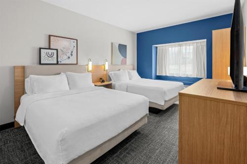 2 queen beds