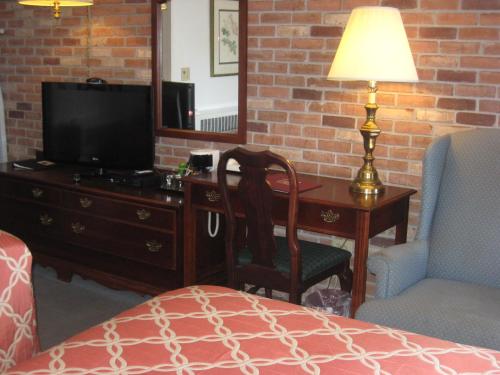 . Lockport Inn and Suites