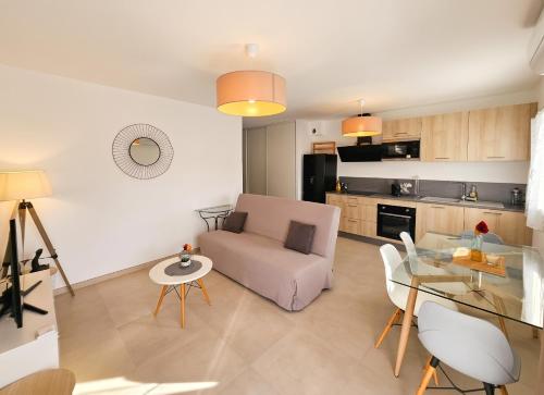 Appartement moderne à Lucciana avec terrasse ensoleillée. - Location saisonnière - Lucciana