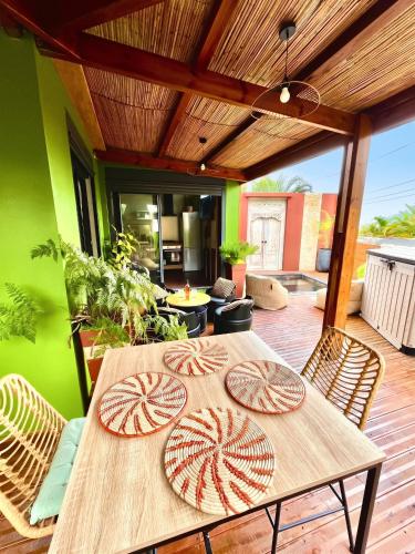 Bungalow accueillant à La Rivière / 28 m² / Piscine privée - Location saisonnière - Sainte-Marie