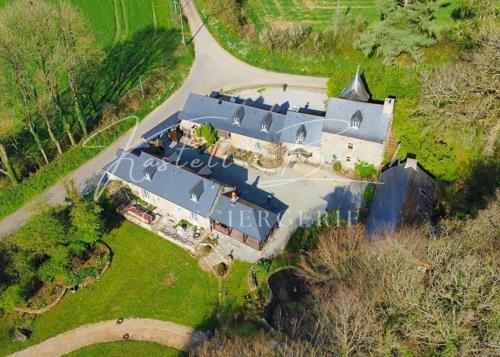 Le Cocon du manoir de Kerollivier by Kastell Breizh