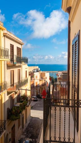 Spacious apartment with sea view in Castellammare del Golfo