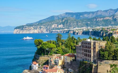 Cosy Apartment in Sorrento - 35 m² with Sea View