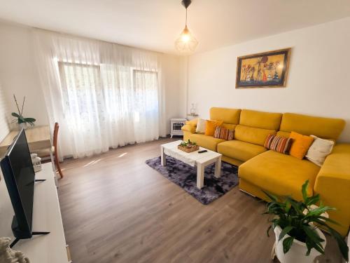 Spacious apartment with sea view in O Grove, 110 m²