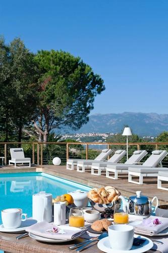 Isulella**** Hotel & Restaurant