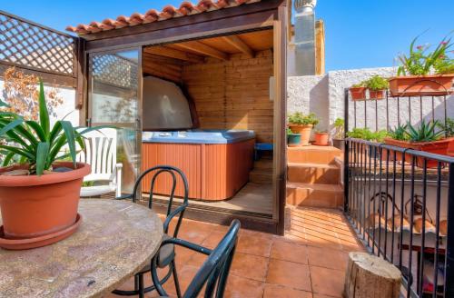 Charming House with Mountain Views in Puebla de Don Rodrigo gîte à louer Raña de la Laguna