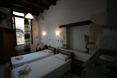 Chania Rooms - image 4