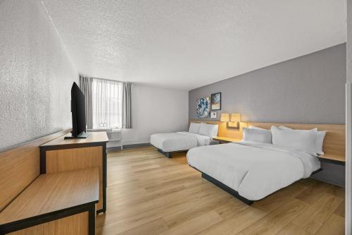 2 double beds