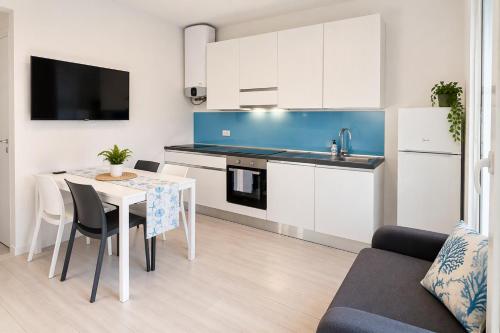 APPARTAMENTO BLU -OVER THE RAINBOW APARTMENTS - LIDO di JESOLO- PIAZZA MAZZINI 200 MT DAL MARE