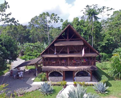 Exterior view, Hotel Suizo Loco Lodge & Resort in Cahuita