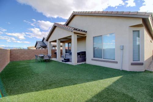 . Suburban Santa Fe Home Near Main Street & I-25