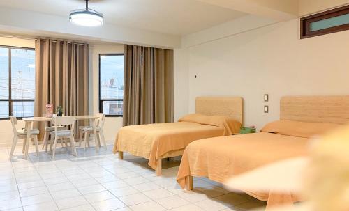 2 double beds