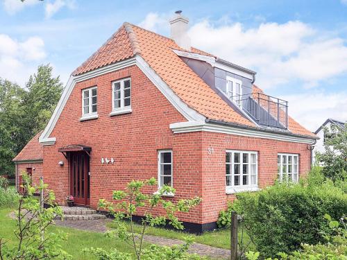 6 person holiday home in Ålbæk