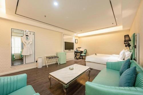 . Xana Lite Korla Shihua Avenue Longquehe