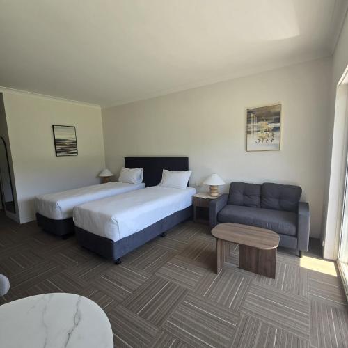 1 queen bed