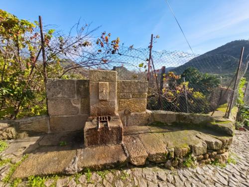 Charming House in Vila Nova de Foz Côa with Private Entrance gîte à louer Custoias