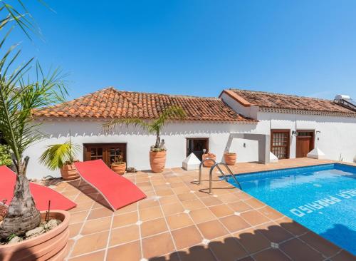 Charming house with shared pool in San Cristóbal de La Laguna