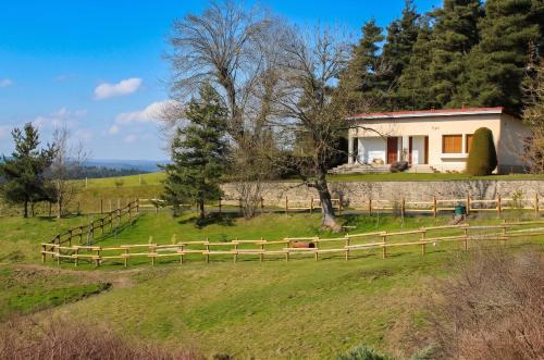 . Maison chaleureuse à Langogne avec vue sur montagne
