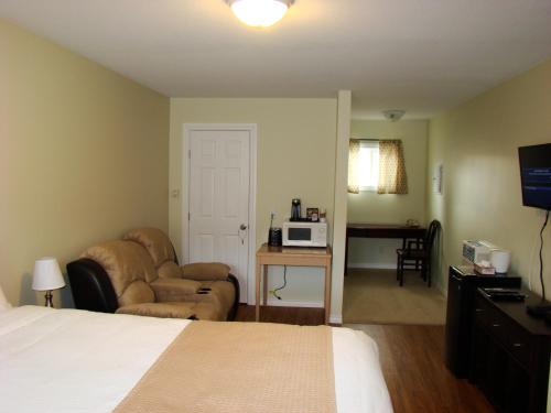 Paddock Inn - Accommodation - Coleman