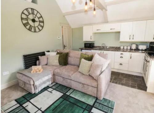 Crown and Cushion Appleby 4