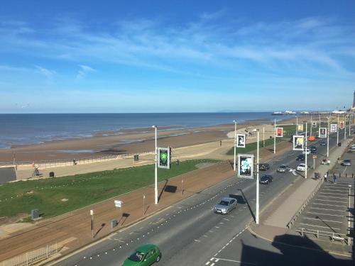 Camelot Seafront Hotel
